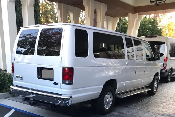 YYZ Airport to Blue Mountains: Private Arrival Transfer