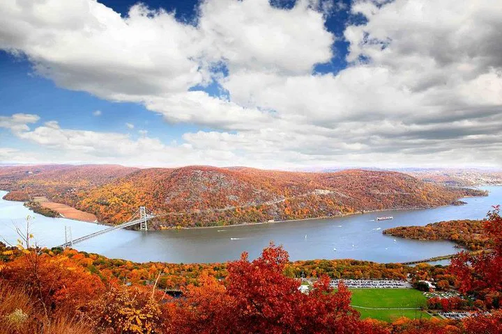 Hudson Valley's Autumn Canvas: A Private Helicopter Tour Above Fall Foliage