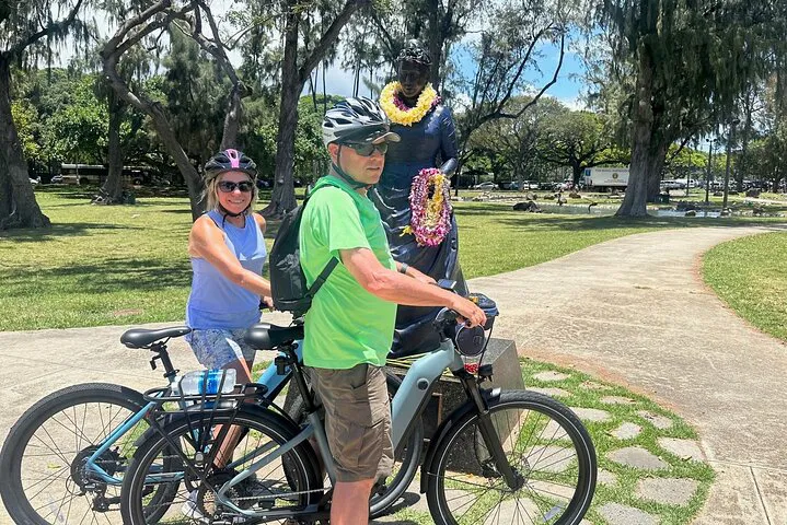 Manoa Falls E-Bike & Hike: Local Meal Included!