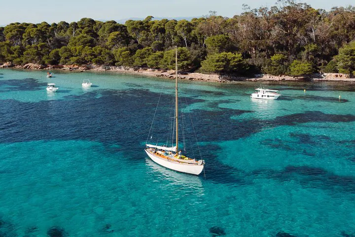 Cannes Classic Yachting: Sail into Elegance & Azure Bliss