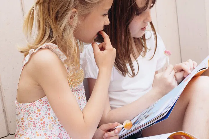 Parisian Family Adventure: Discover Iconic Sites with Milirue Junior!