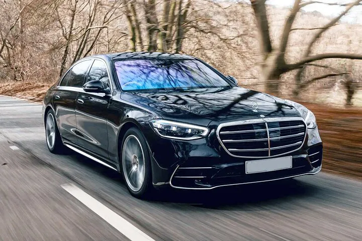 Luxury Airport Transfer: Arrive in Edinburgh Stress-Free