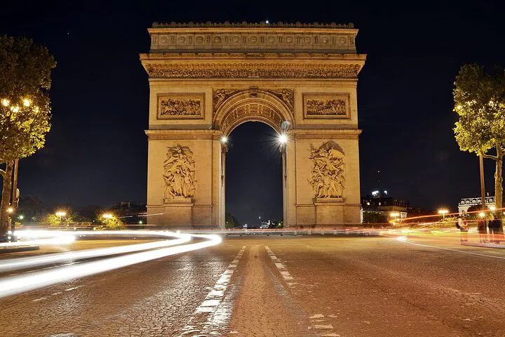 Unlock Paris: Your Self-Guided Audio Adventure Awaits!