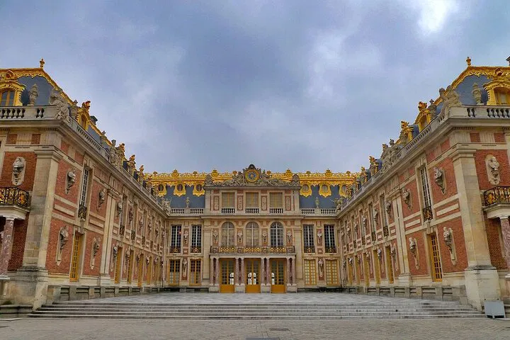 Versailles Palace: Skip-the-Line Guided Tour into Royal Grandeur