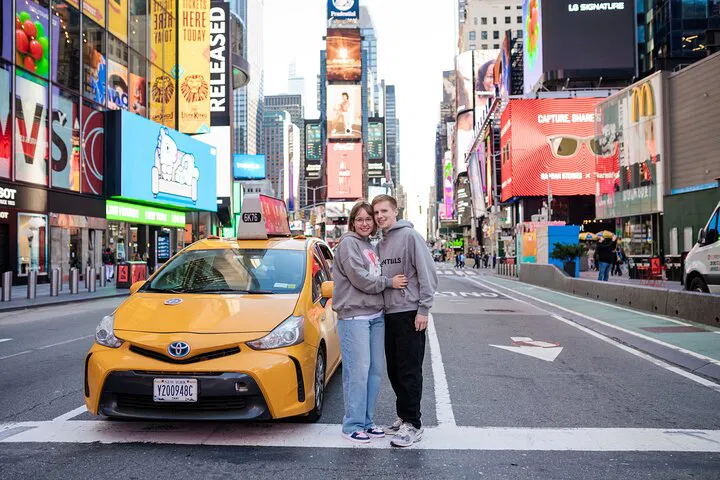 Capture the Magic: A Personalized Photography Tour in Iconic New York City!