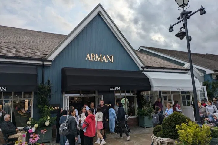 Luxury Shopping Spree: Chauffeured Bicester Village Excursion