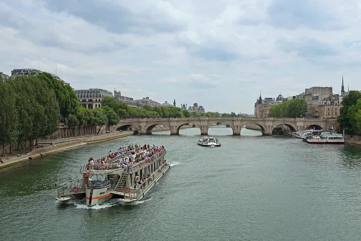 Paris & Versailles Dream: A Whirlwind Tour of History & Romance
