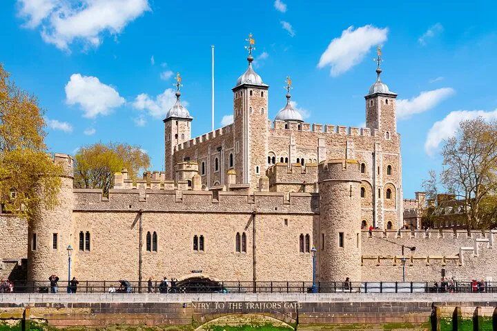 Uncover London's Treasures: A Private Tour of Tower, Abbey & Museum