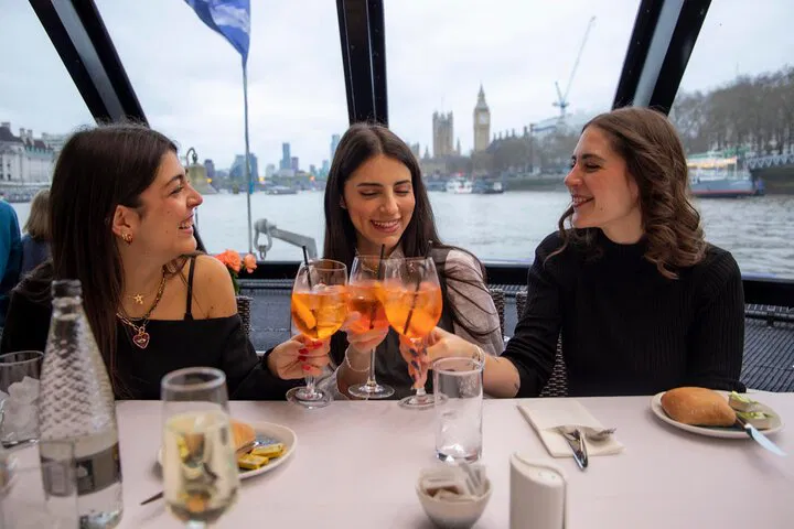 Thames Lunch Cruise: 2-Course Meal & London Views!