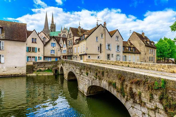 Chartres Cathedral Private Trip: Unveiling Sacred Art & History in Luxury