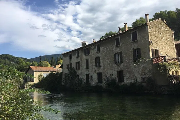 Luberon Villages Tour: Gordes, Roussillon & More