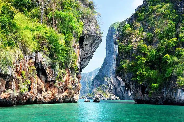 Discover Krabi's Hidden Gems: Hong Islands Speedboat Adventure
