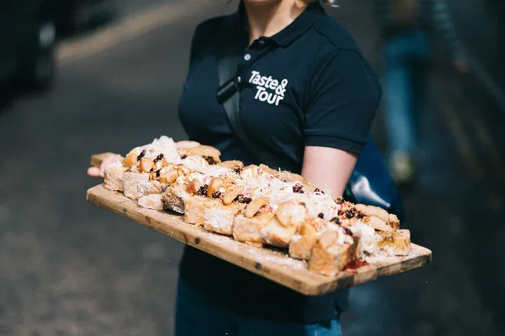 Belfast's Boozy Brunch Adventure: A Cocktail-Fueled Culinary Journey!