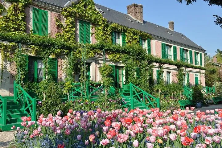 Monet's Giverny: Exclusive Private Tour from Rouen