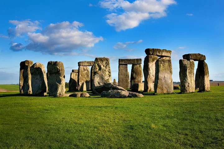 Uncover England's Treasures: A Private Day Trip to Windsor, Stonehenge & Oxford
