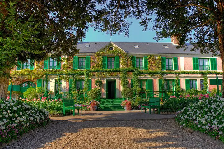 Monet & Van Gogh's Artistic Journey: A Private Day Trip from Paris