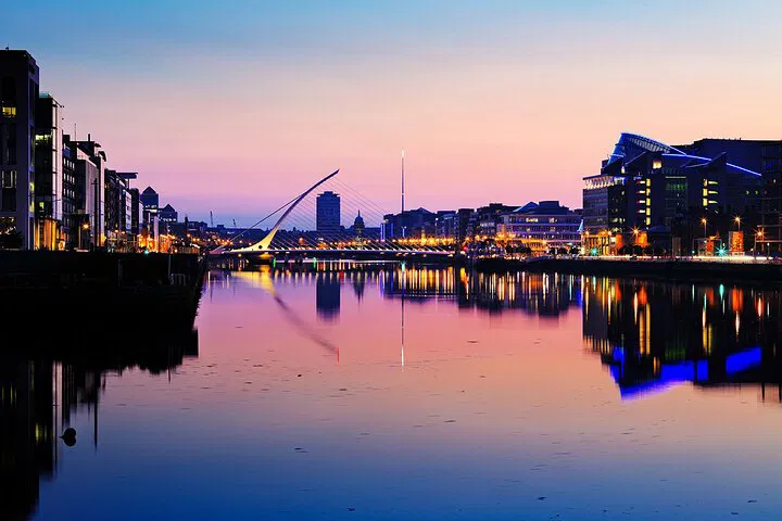 Dublin Night Bus Tour: See City Lights & Hear Tales!