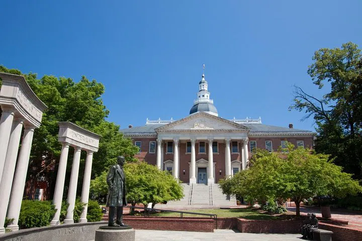 Annapolis Scavenger Hunt: Uncover History with Red Bricks & Blue Views!
