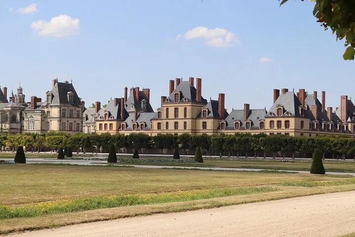 Discover Royal History: Private Fontainebleau Tour from Paris