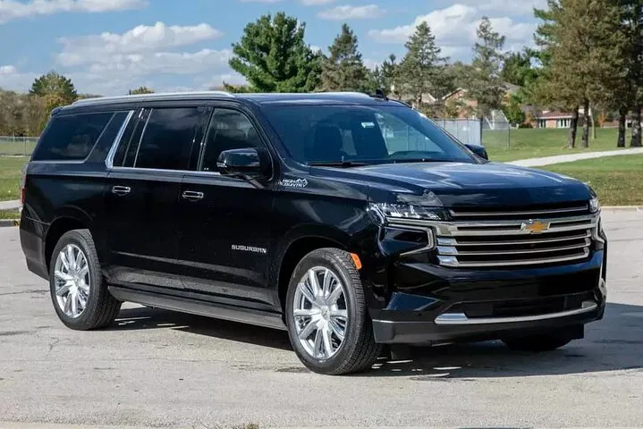 Luxury Airport Transfer: Toronto Hotel to Pearson (YYZ)