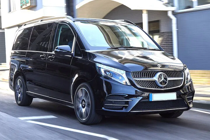 Effortless Airport & City Transfers: London and Oxford Private Service