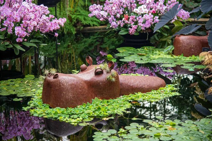 Discover London's Royal Gems: A Private Tour of Kew Gardens & Iconic Landmarks