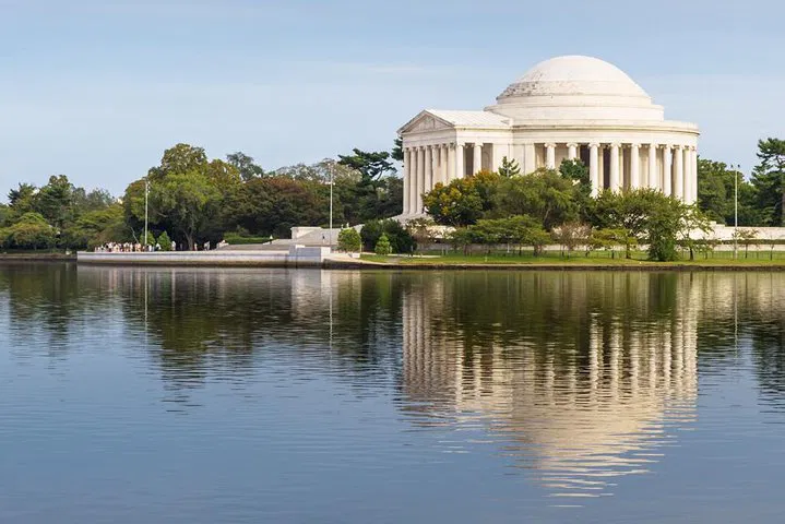 Discover DC's Treasures: A Personalized Monuments Tour