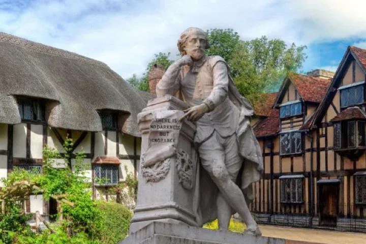 Stress-Free Airport Transfer: Stratford-upon-Avon to Heathrow