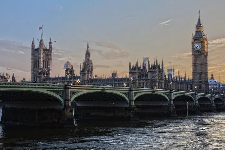 Discover London Your Way: A Personalized Local Tour