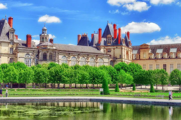 Fontainebleau Day Trip: Discover French Royalty with a Local Expert
