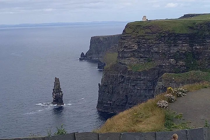 Private Cliffs of Moher & Castle Tour from Dublin