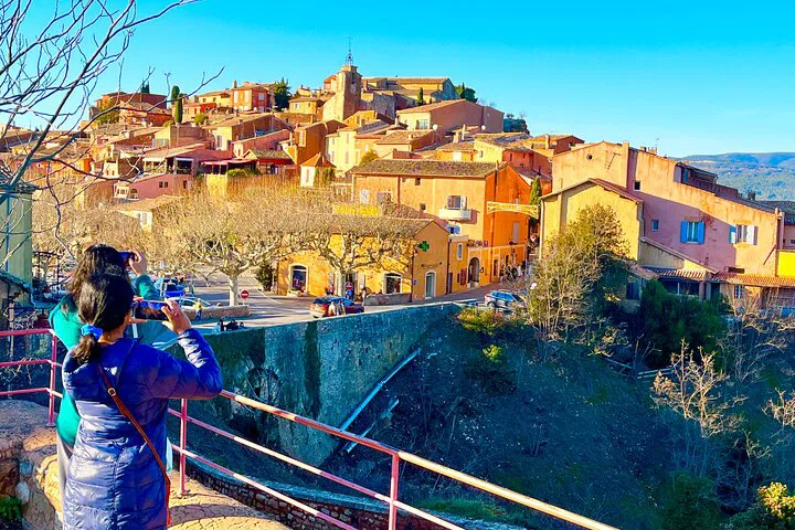 Uncover Provence's Gems: A Luberon Day Trip from Avignon