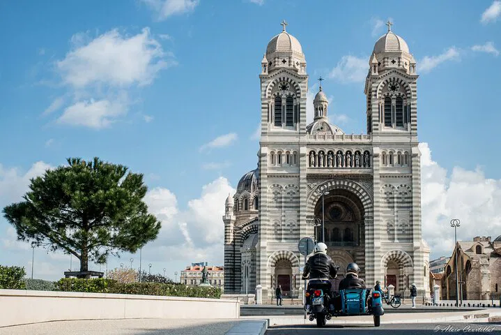 Marseille Sidecar Tour: See Hidden Gems!