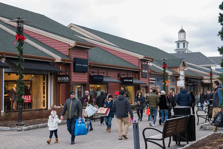 Unleash Your Inner Fashionista: Private Shopping Spree at Woodbury Common!