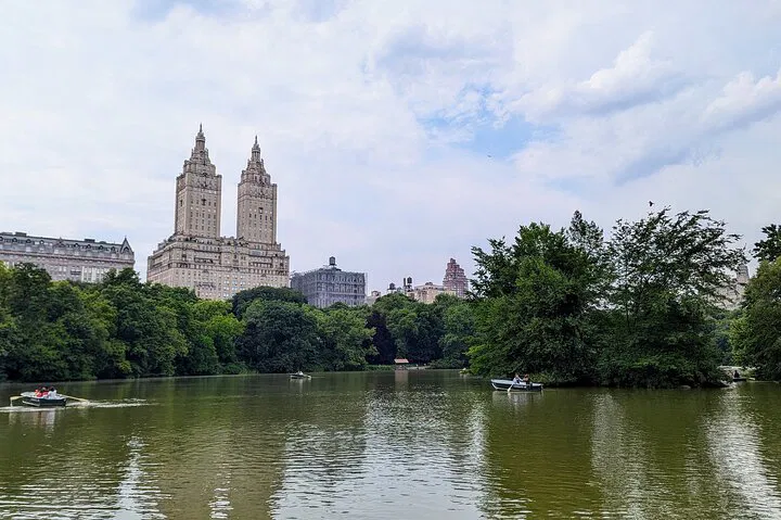 Unlock Central Park's Secrets: A Smartphone Scavenger Hunt Adventure!