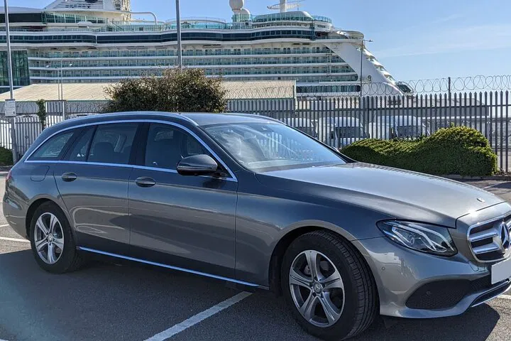 Stress-Free Southampton to Heathrow Airport Transfer: Private & Customizable