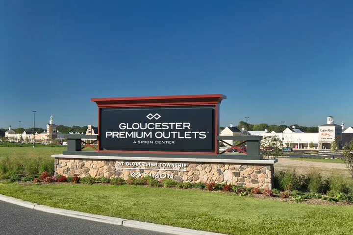Unleash Your Inner Shopaholic: Private Philadelphia to Gloucester Outlet Tour!