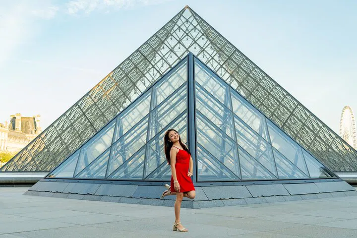 Louvre Photo Shoot: Capture Your Paris Memories!