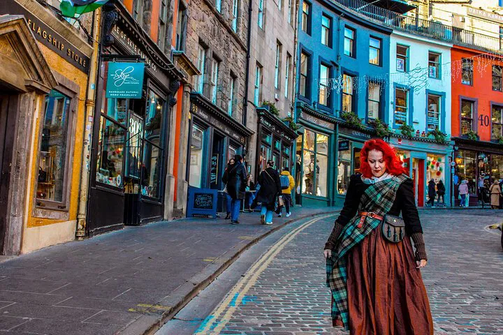 Edinburgh's Magical Walking Tour: Uncover History & Wizardry!