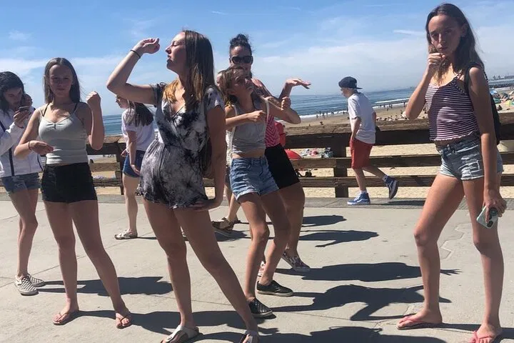 Zombie Scavengers: Huntington Beach Survival Adventure!