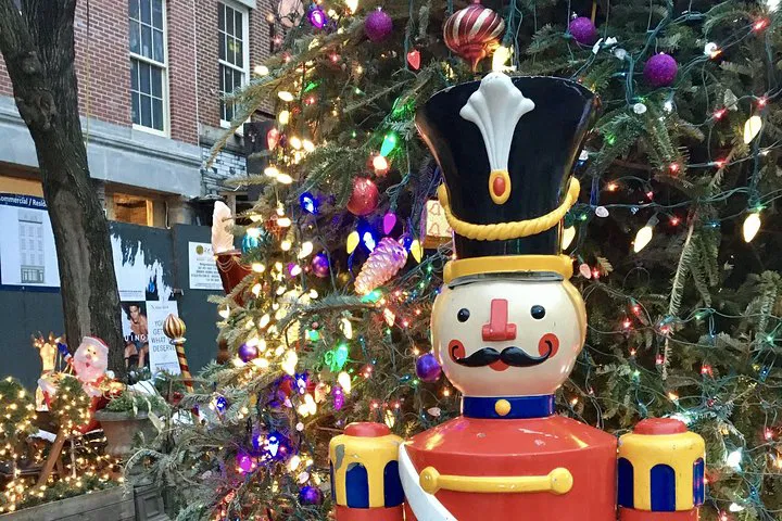 NYC Christmas Tour: Private & Festive Holiday Magic