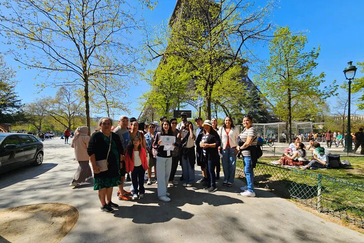 Eiffel Tower: Ascend to Parisian Heights with Guided Summit Access