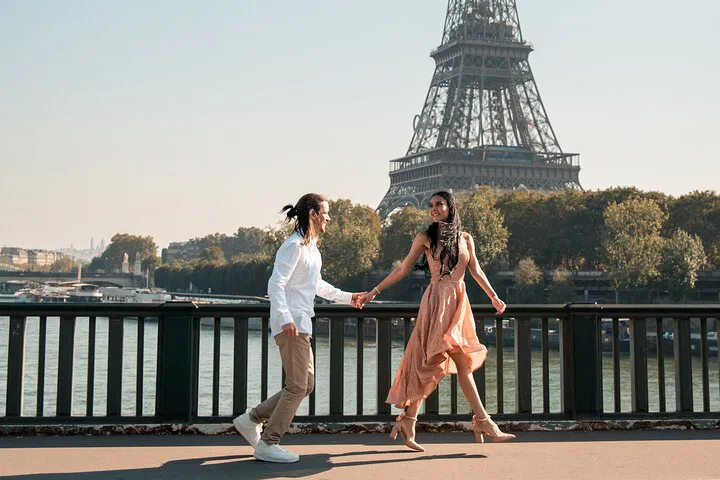 Paris Eiffel Tower Photoshoot: Capture Your Parisian Dream!