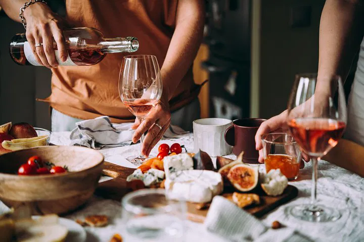Turin Wine Tasting: 6 Wines in Local's Home
