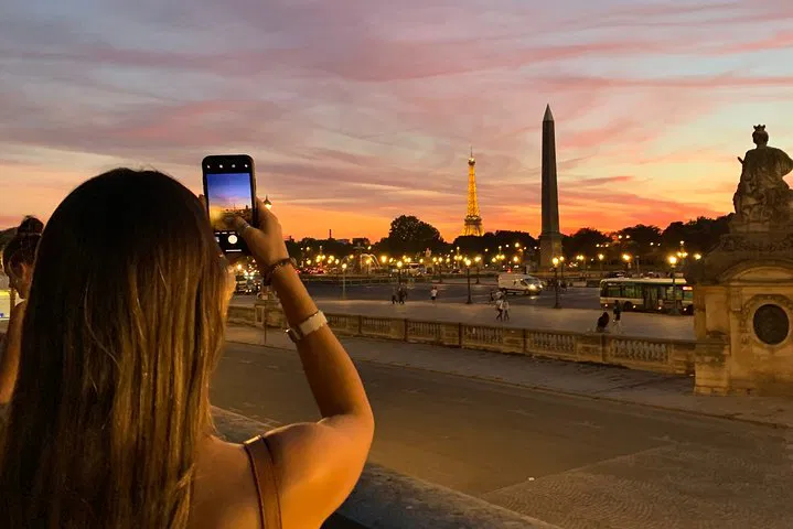 Paris Layover Tour: See the City's Best in Hours!