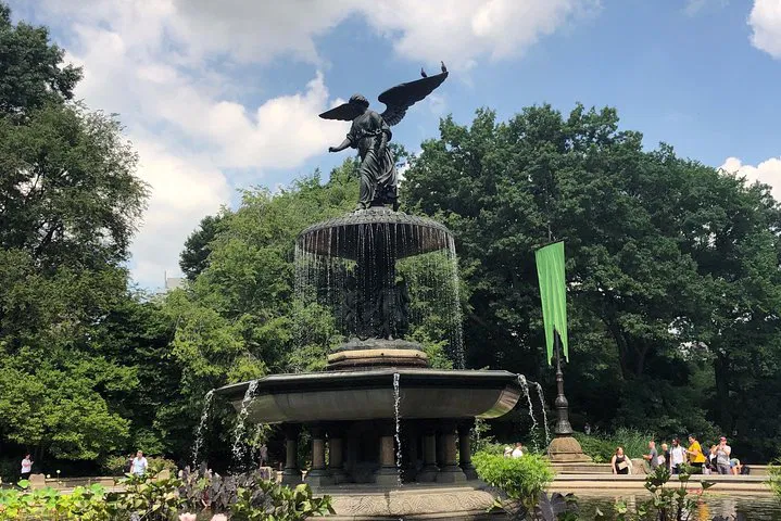 Discover Central Park & Upper East Side: A Lively Walking Adventure!