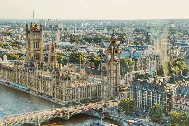 Unlock London's Secrets: A Self-Guided Mobile Adventure