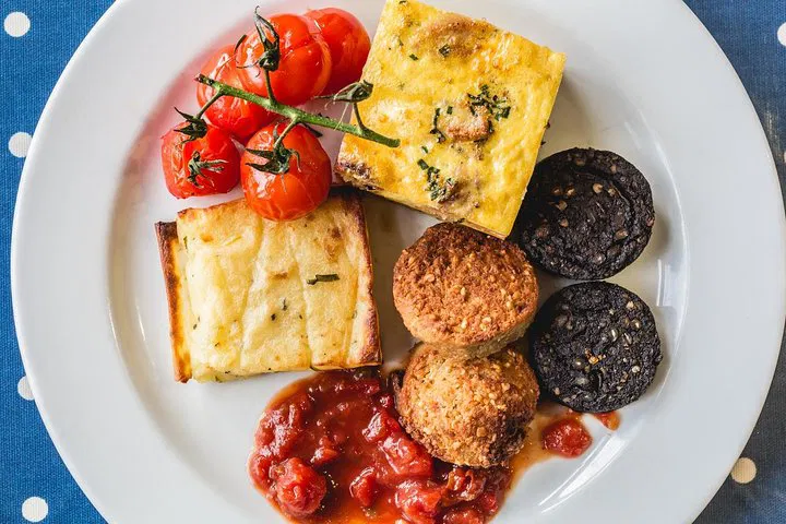 Discover Dublin's Culinary Secrets: A Private Foodie Adventure