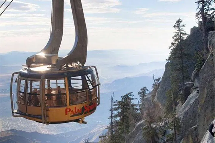 Palm Springs Tramway: Ride to Mountain Views!
