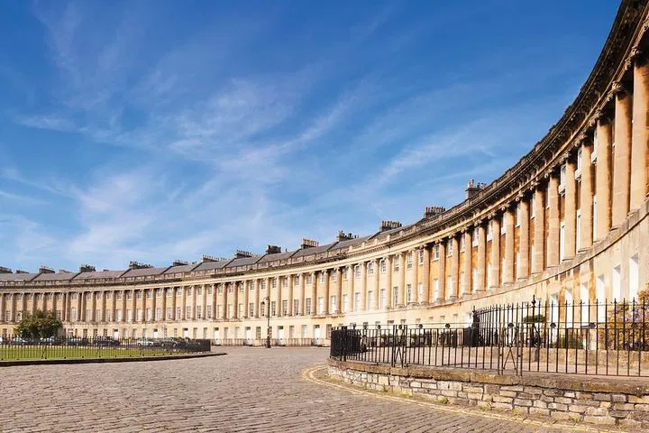 Stress-Free City Transfer: Bath to London Private Ride